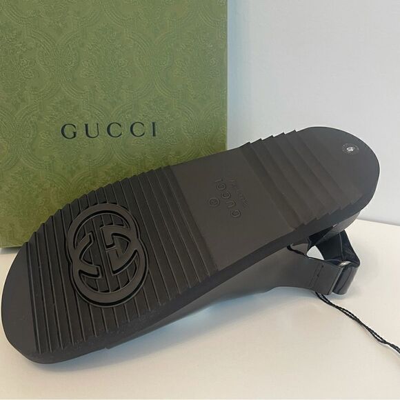 Gucci
Isla flat sandals  - Picture 9 of 9
